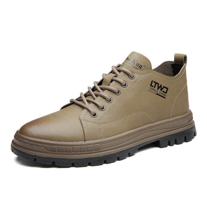 Robust Chelsea boots for men