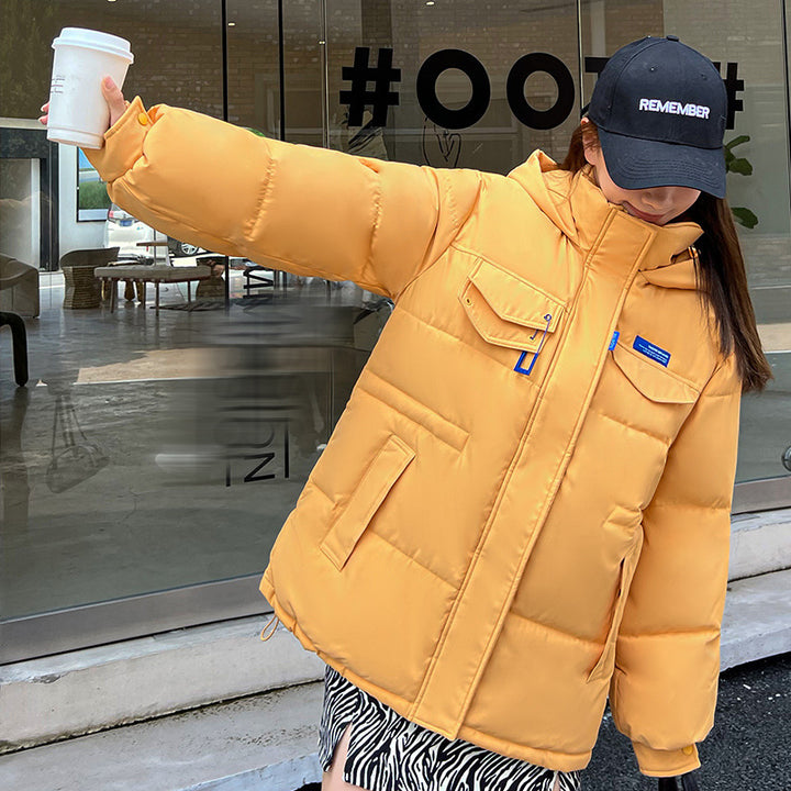 Short women's winter jacket in fashionable design