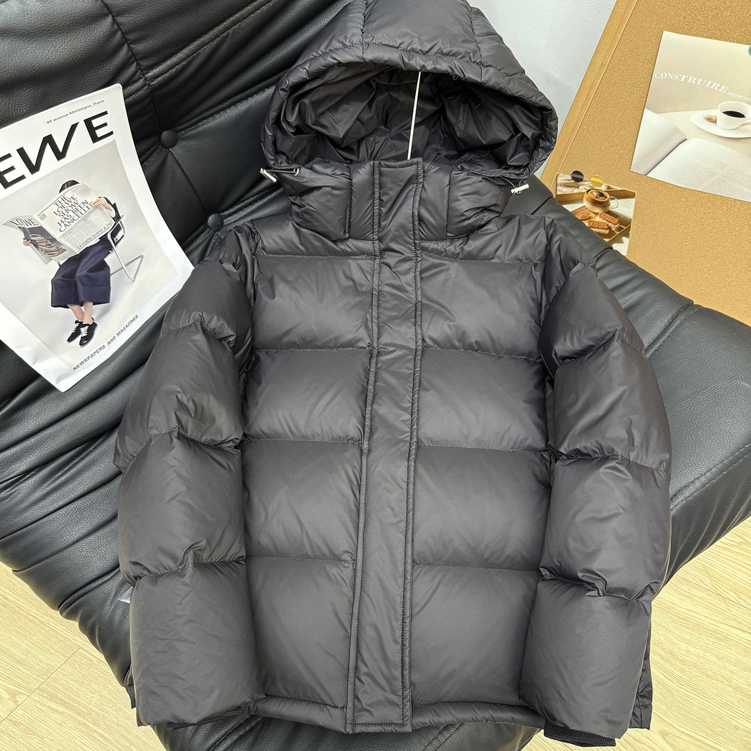 Short women's down jacket with removable hood