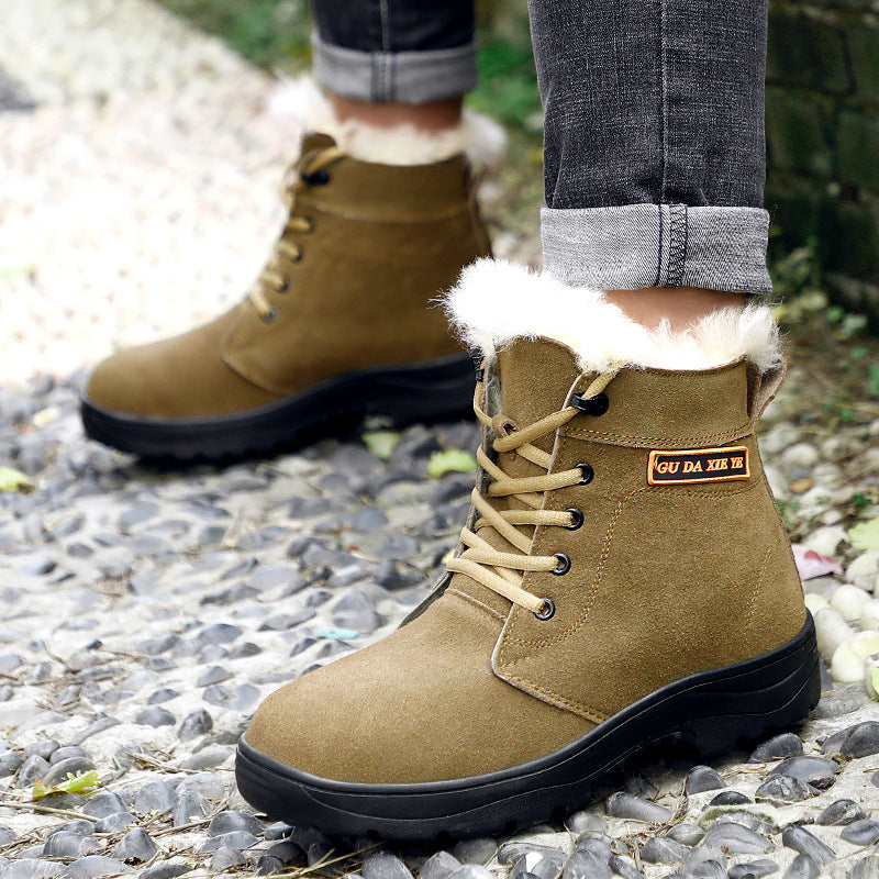 Winter boots made of cowhide leather with wool lining and steel toe cap