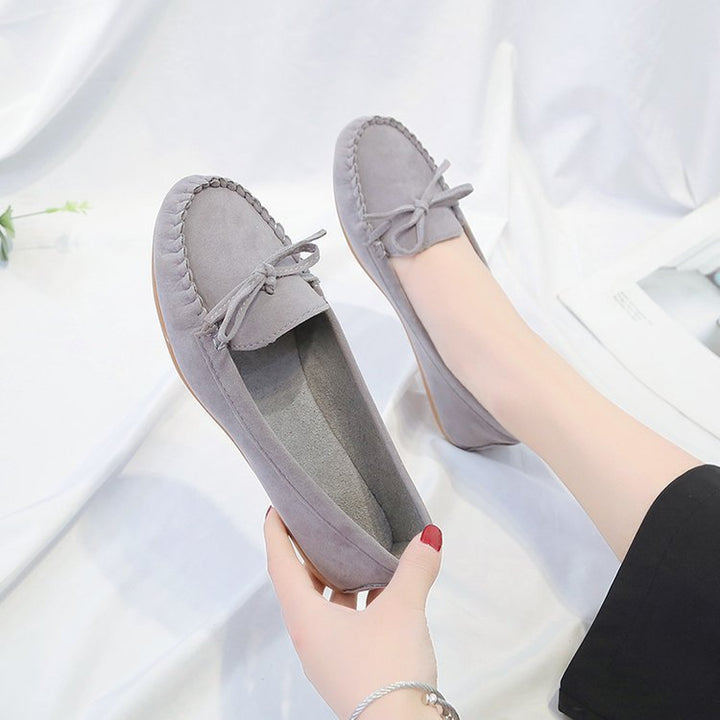 Women's feminine velvet slip-on loafers with hand-stitched vamp, decorative bow and cushioned memory insole Mune Fashion