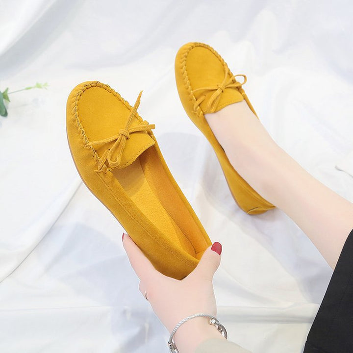Women's feminine velvet slip-on loafers with hand-stitched vamp, decorative bow and cushioned memory insole Mune Fashion