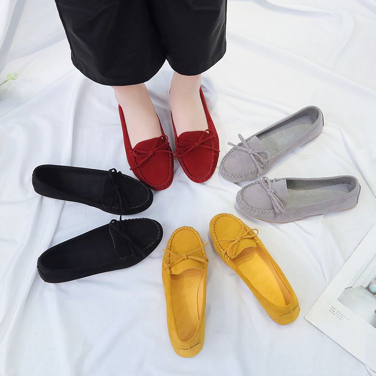 Women's feminine velvet slip-on loafers with hand-stitched vamp, decorative bow and cushioned memory insole Mune Fashion