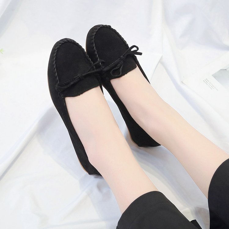 Women's feminine velvet slip-on loafers with hand-stitched vamp, decorative bow and cushioned memory insole Mune Fashion