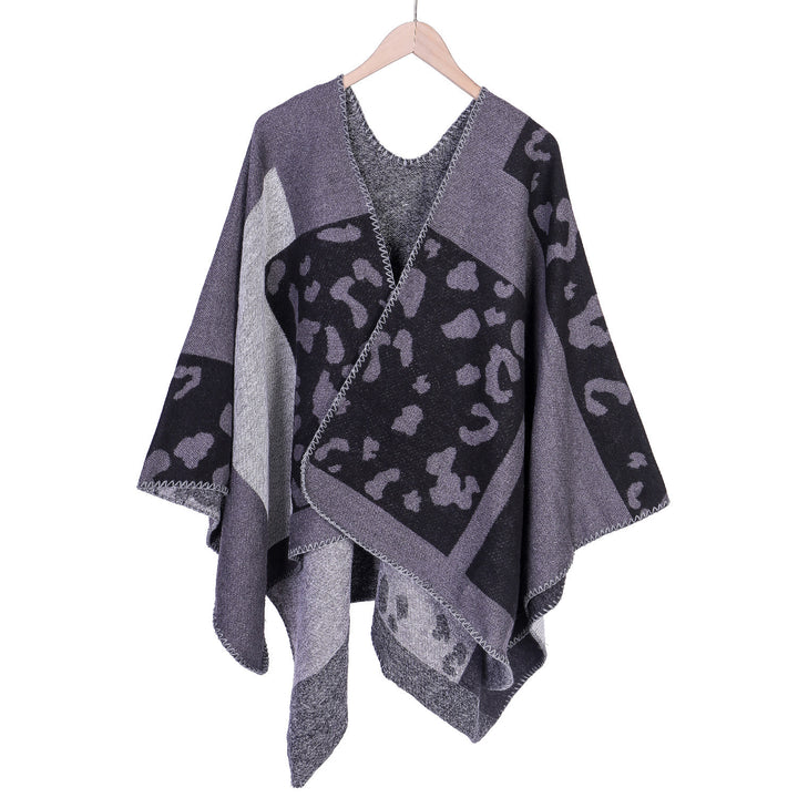 Women's Oversize Ruana Poncho made of wool blend with jacquard leopard pattern and open front Mune Fashion