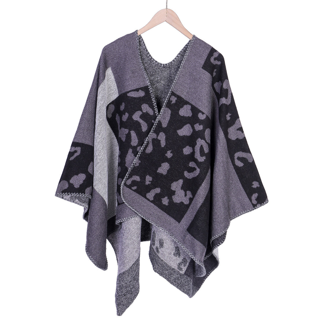 Women's Oversize Ruana Poncho made of wool blend with jacquard leopard pattern and open front Mune Fashion