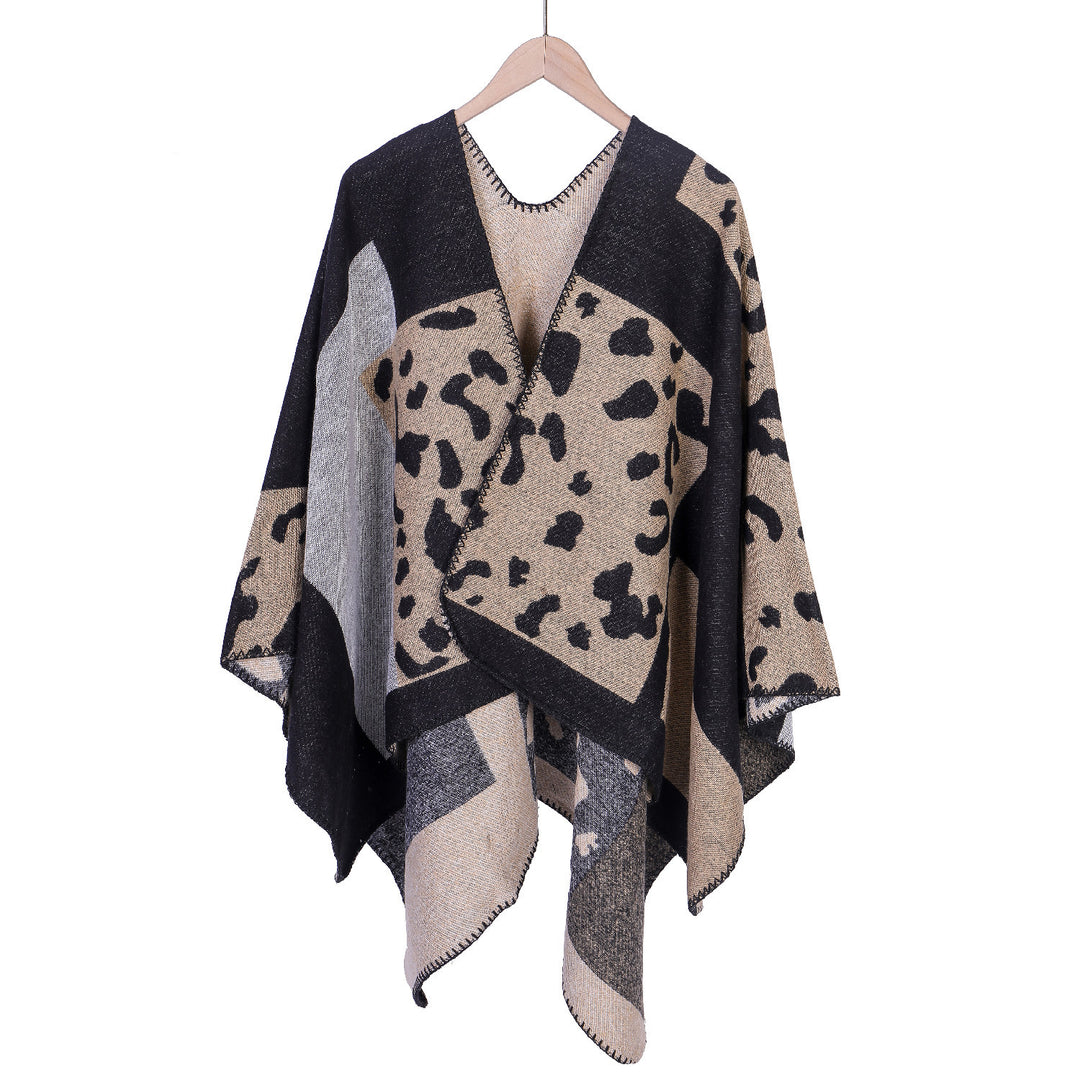 Women's Oversize Ruana Poncho made of wool blend with jacquard leopard pattern and open front Mune Fashion