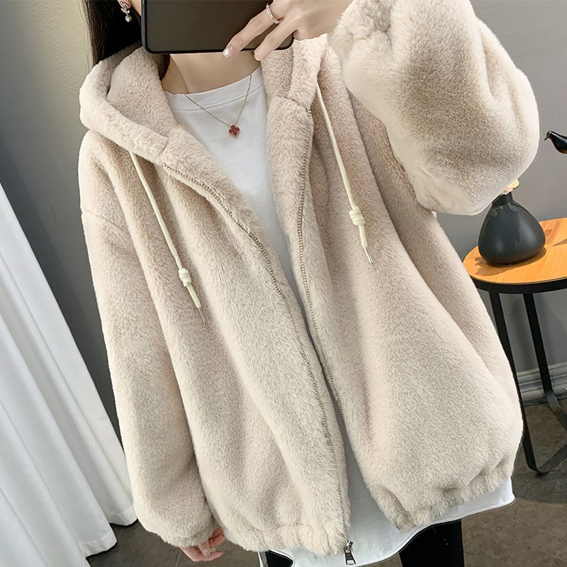 Women's plush coat, mid-length, with hood and soft look