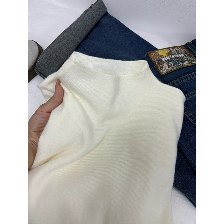 Women's knitted sweater with small stand-up collar