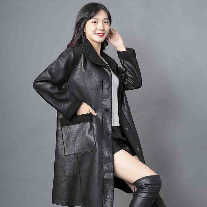 Teddy coat in medium length, casual style