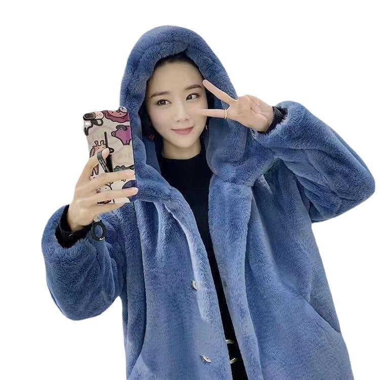 Long women's coat in faux fur with hood