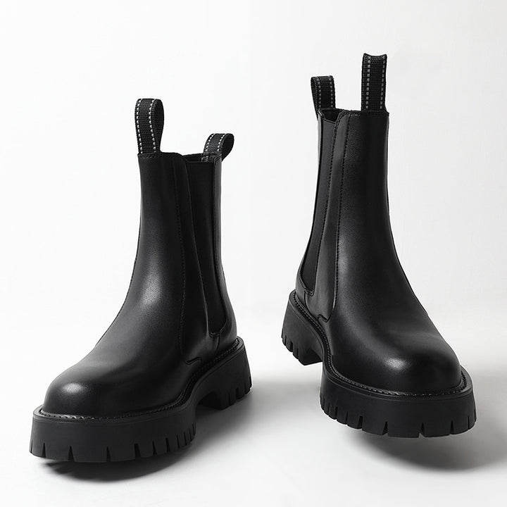 Robust Chelsea boots with platform sole
