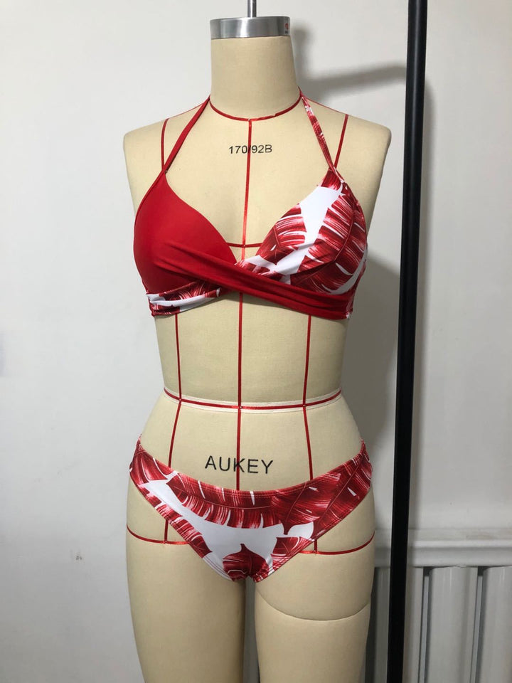 Women's bikini set with trendy cut details and supportive top Mune Fashion