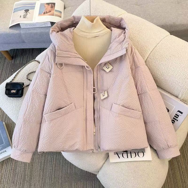 Short women's quilted jacket with hood, loose fit