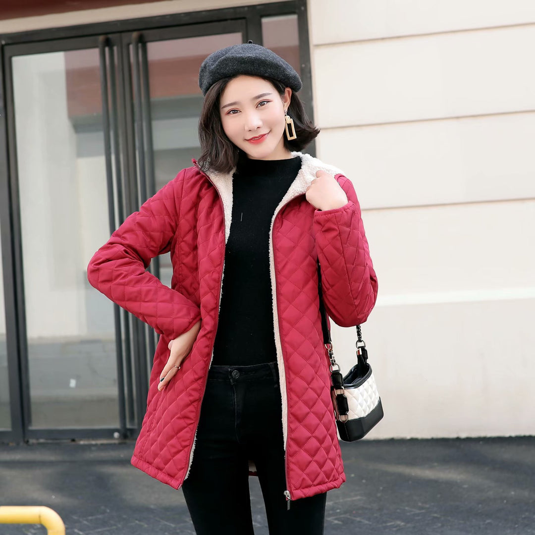 Women's quilted coat with hood and lambskin look