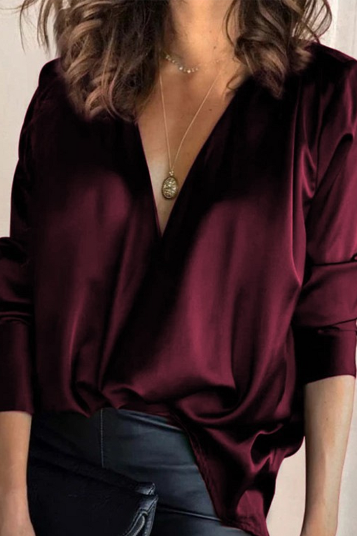 Mune | Casual V-Neck Blouse