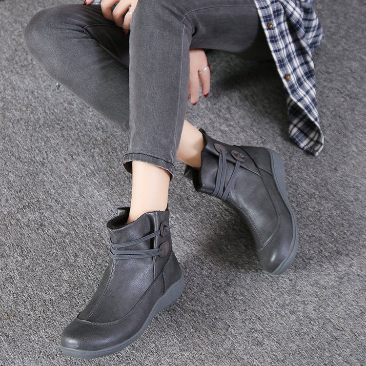 Women's faux-fur-lined ankle boot with ergonomic wedge sole, soft inner lining and decorative loops Mune Fashion