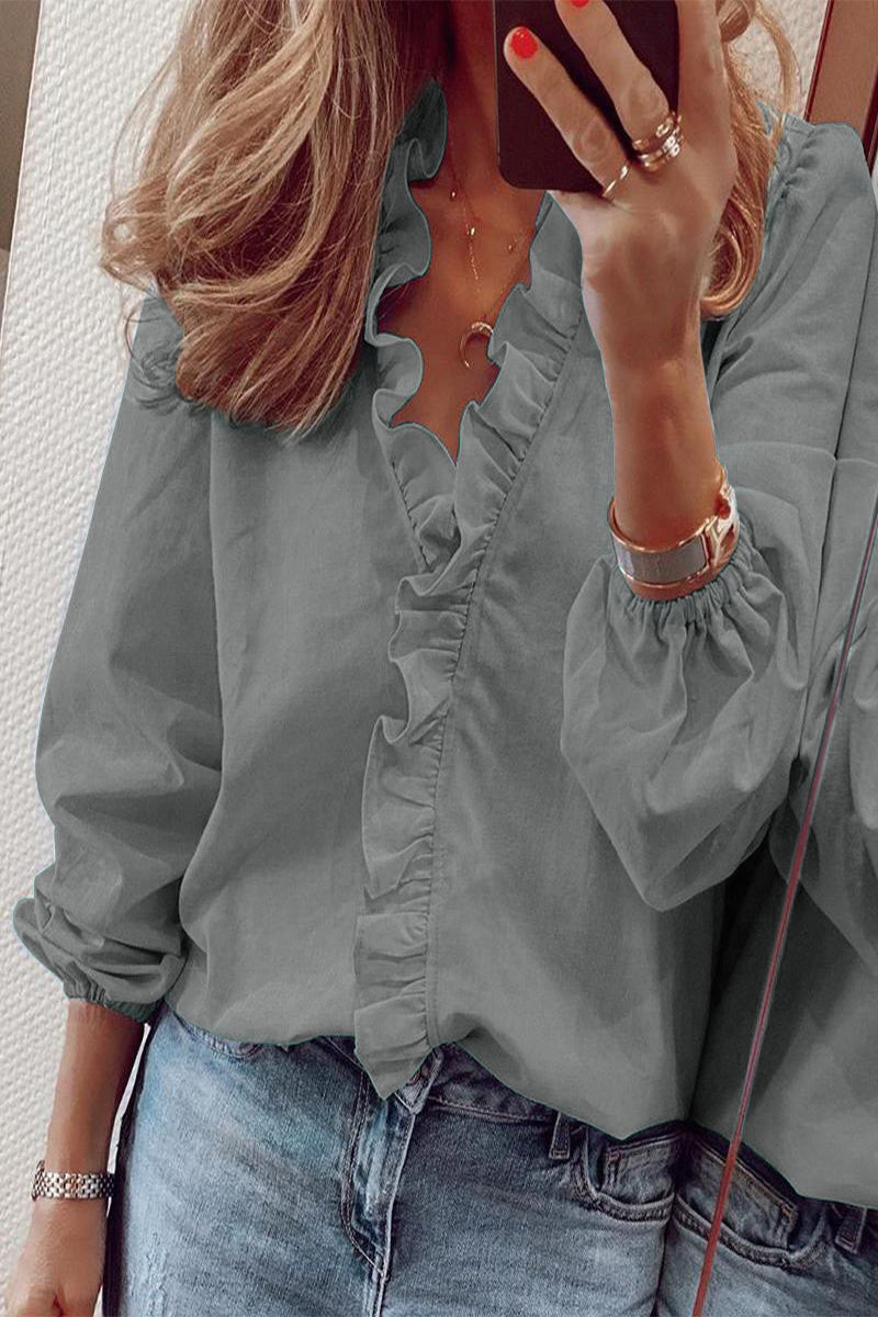 Blouse with long sleeves V-neck and ruffles