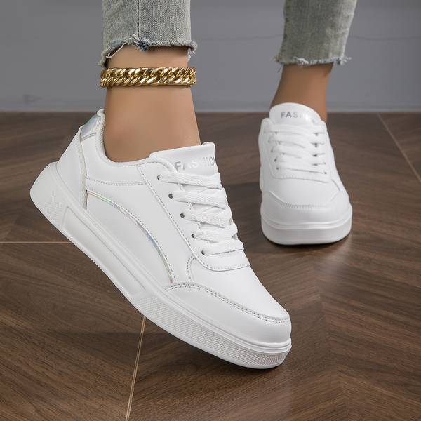 Mune Fashion | Sneakers White Sneakers with Gold/Silver Details