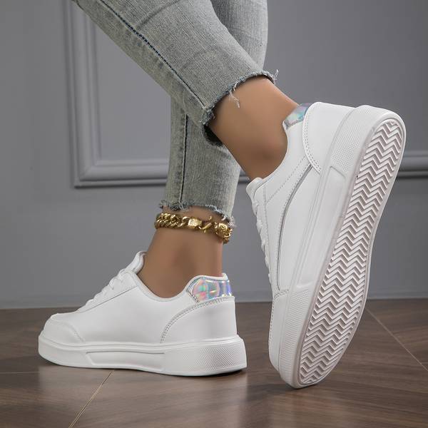 Mune Fashion | Sneakers White Sneakers with Gold/Silver Details