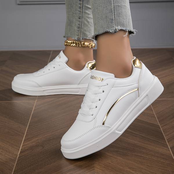 Mune Fashion | Sneakers White Sneakers with Gold/Silver Details