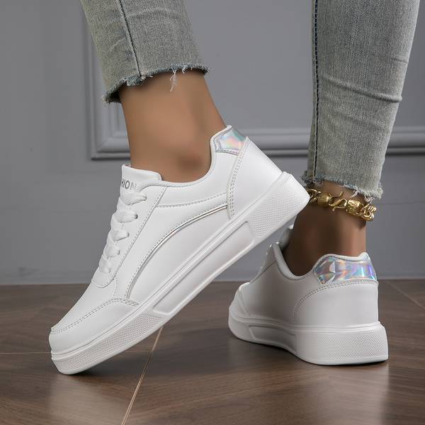 Mune Fashion | Sneakers White Sneakers with Gold/Silver Details