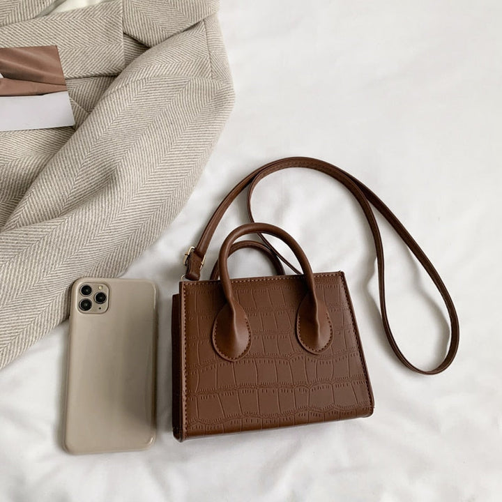 Mune | Divina Small-Sized Clutches Handbag