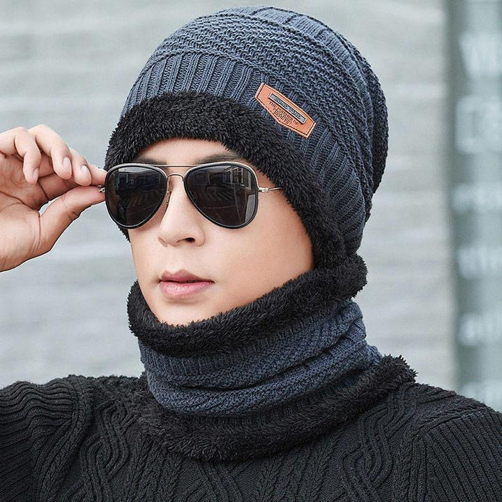 Padded knit hat and scarf set for men