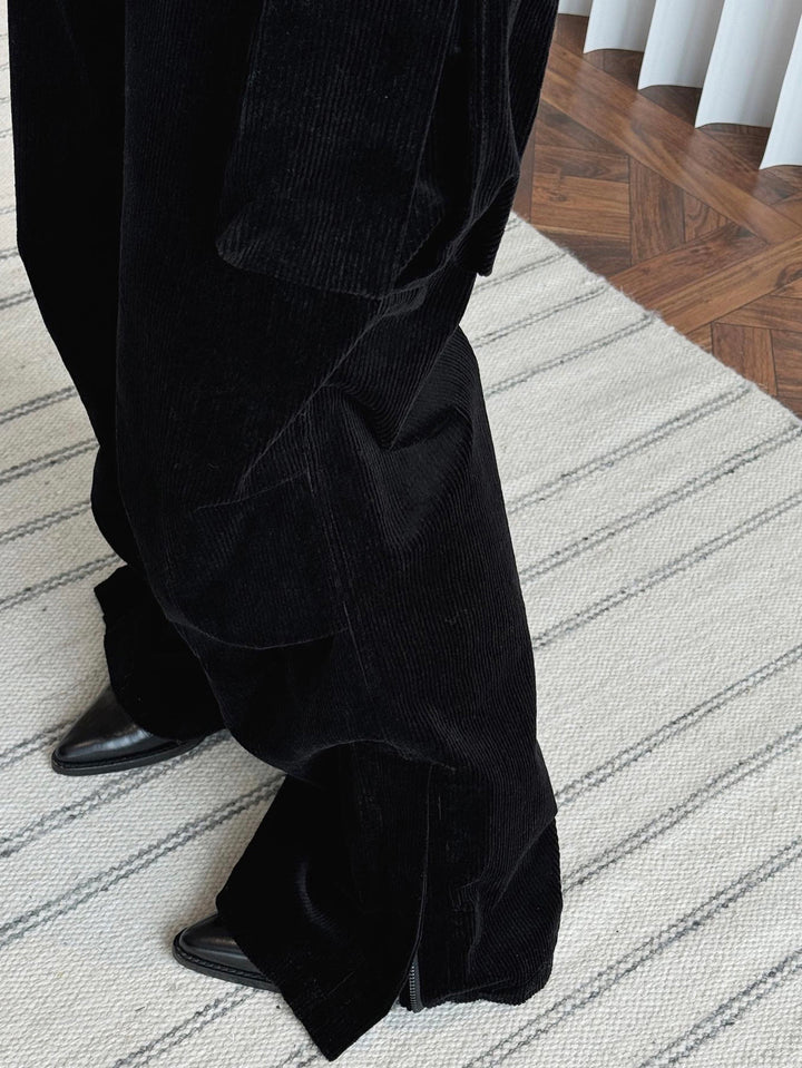 Women’s corduroy pants, wide cut, cargo pockets