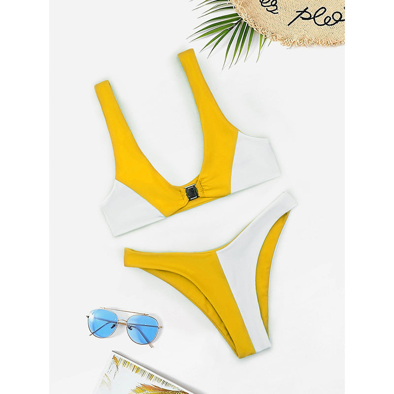 Women's bikini with fashionable V-neckline and removable padding Mune Fashion