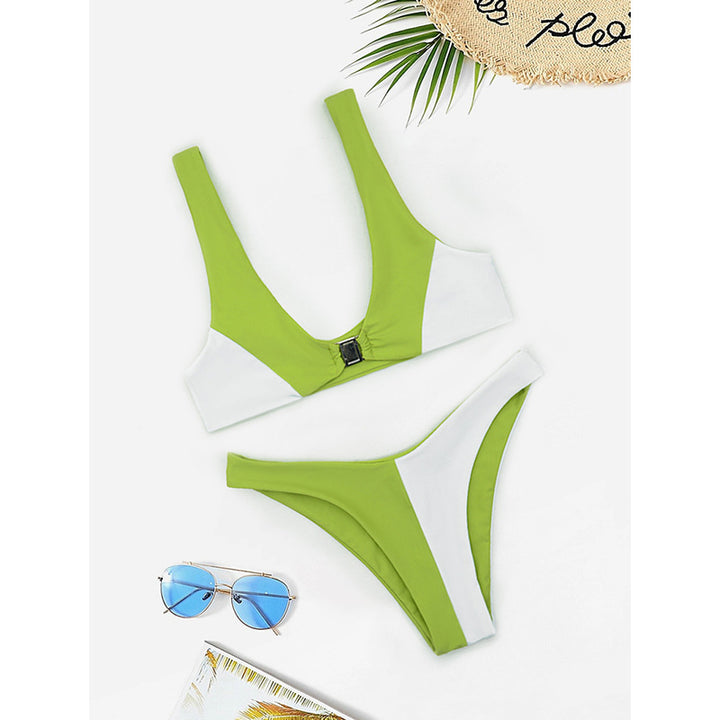 Women's bikini with fashionable V-neckline and removable padding Mune Fashion
