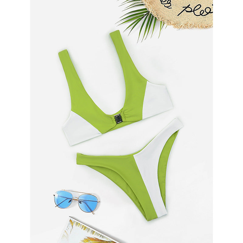 Women's bikini with fashionable V-neckline and removable padding Mune Fashion