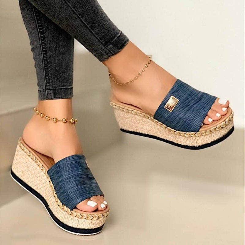 Ladies nan espadrille slide with braided jute wedge, wide structured strap and golden decorative plate Mune Fashion