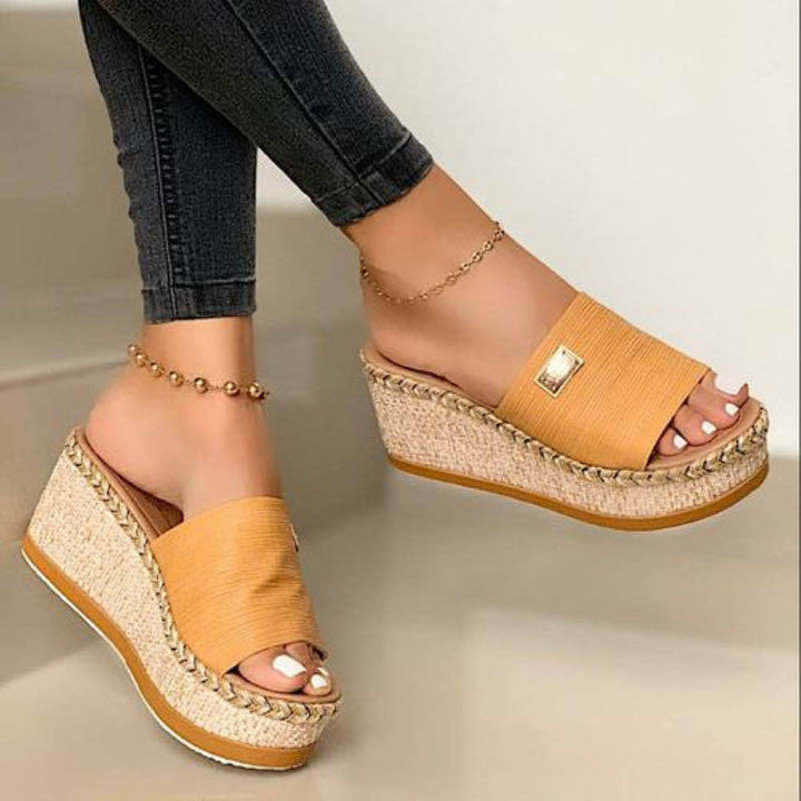 Ladies nan espadrille slide with braided jute wedge, wide structured strap and golden decorative plate Mune Fashion