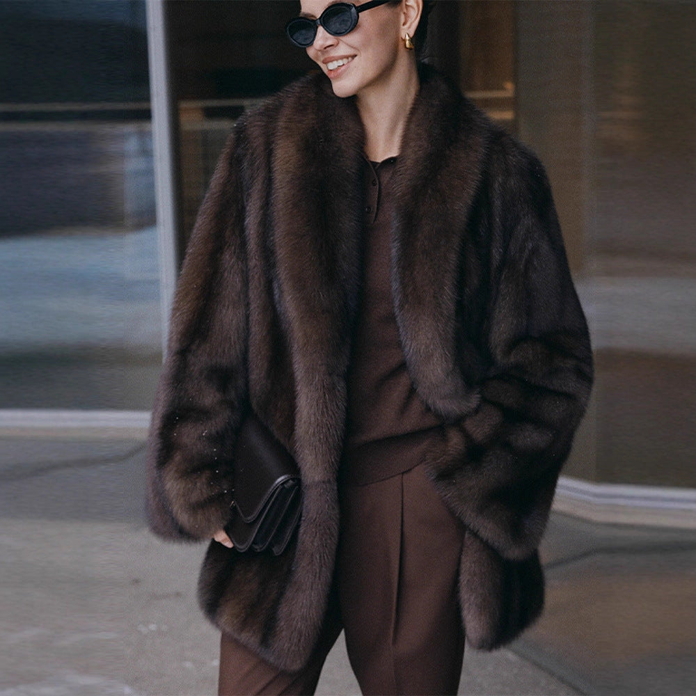 Loose women's faux fur coat in brown