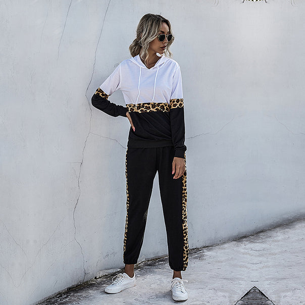Women's Two-Piece Jogging Set with Hoodie and Leopard Print Side Inserts Mune Fashion