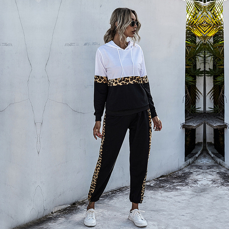 Women's Two-Piece Jogging Set with Hoodie and Leopard Print Side Inserts Mune Fashion