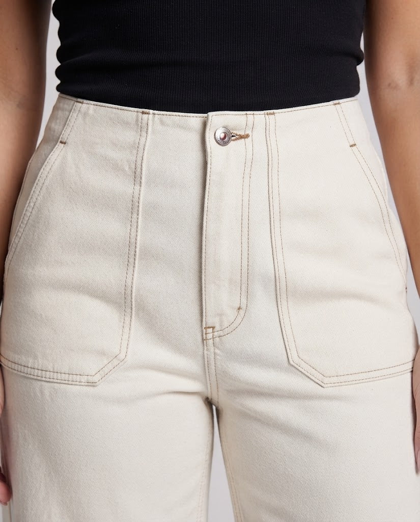 Women's wide high-waisted denim pants with extra wide leg and patch pockets Mune Fashion