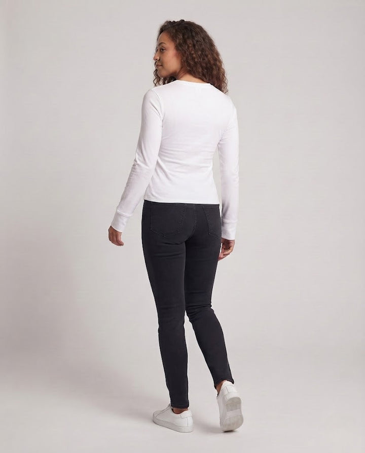Women's Fitted Cropped Long Sleeve Shirt with Statement Print Mune Fashion