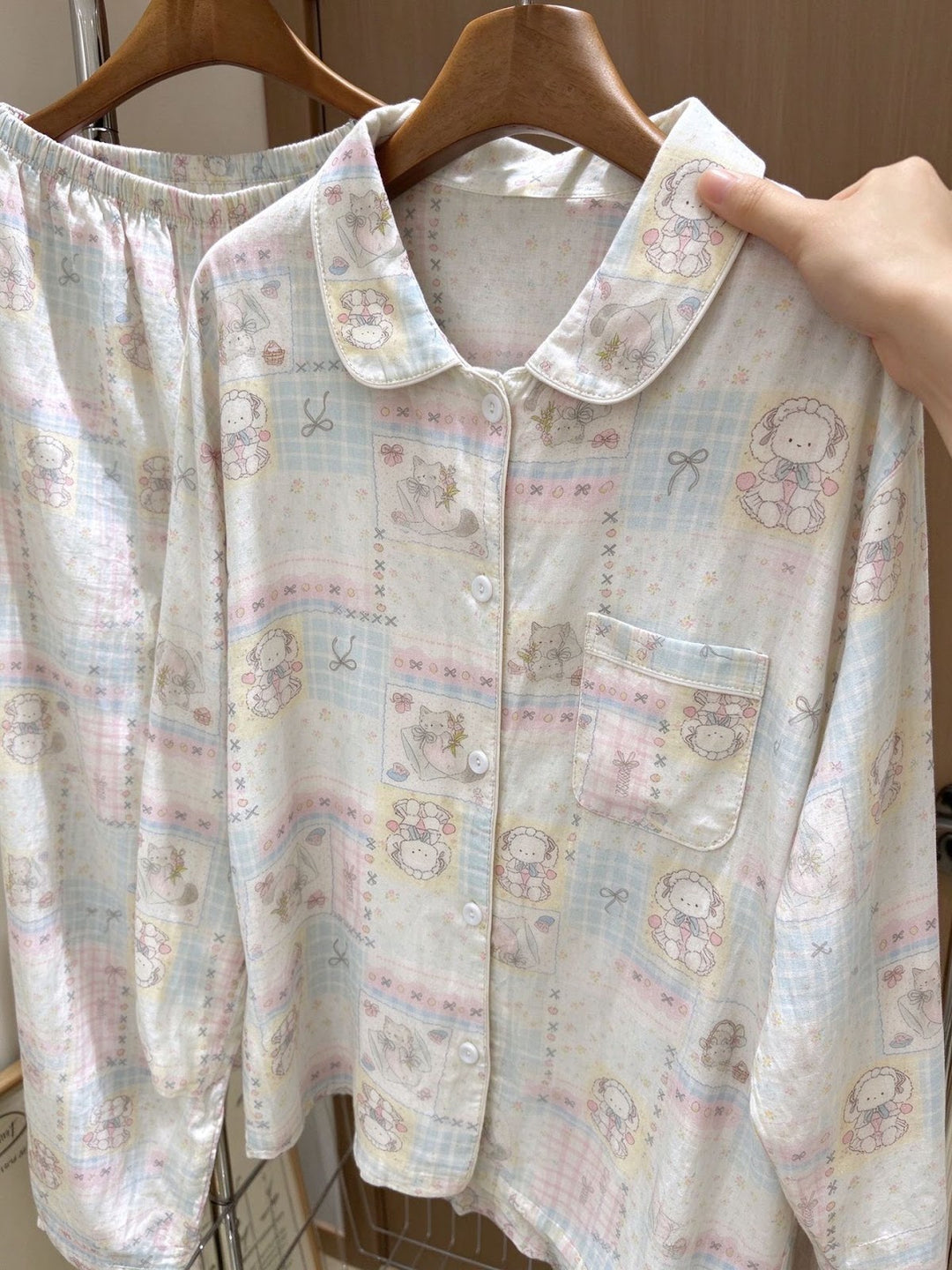 Cotton pajamas for women, long-sleeved, with cartoon motif