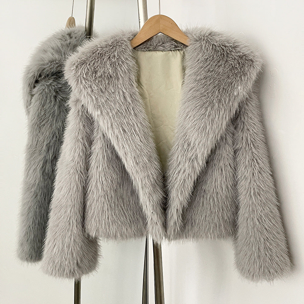 Elegant faux fur jacket with large lapels