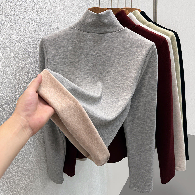 Women's turtleneck sweater made of wool blend fabric