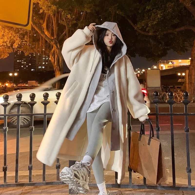 Lamb fleece coat, mid-length, with hood