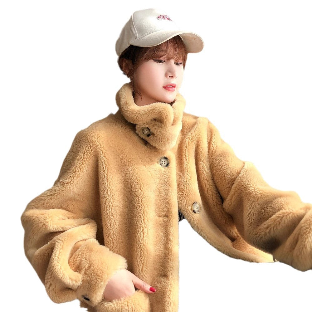 Women's coat made of 100% wool, lambskin look