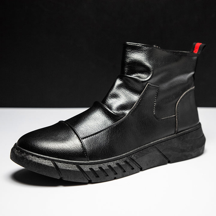 Fashionable men's boots, lined, in British style
