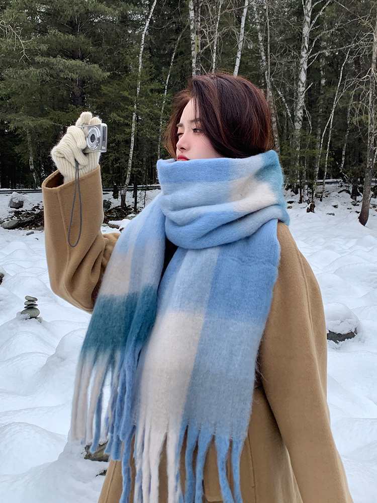 Soft scarf in cashmere look with fringes, 230 cm