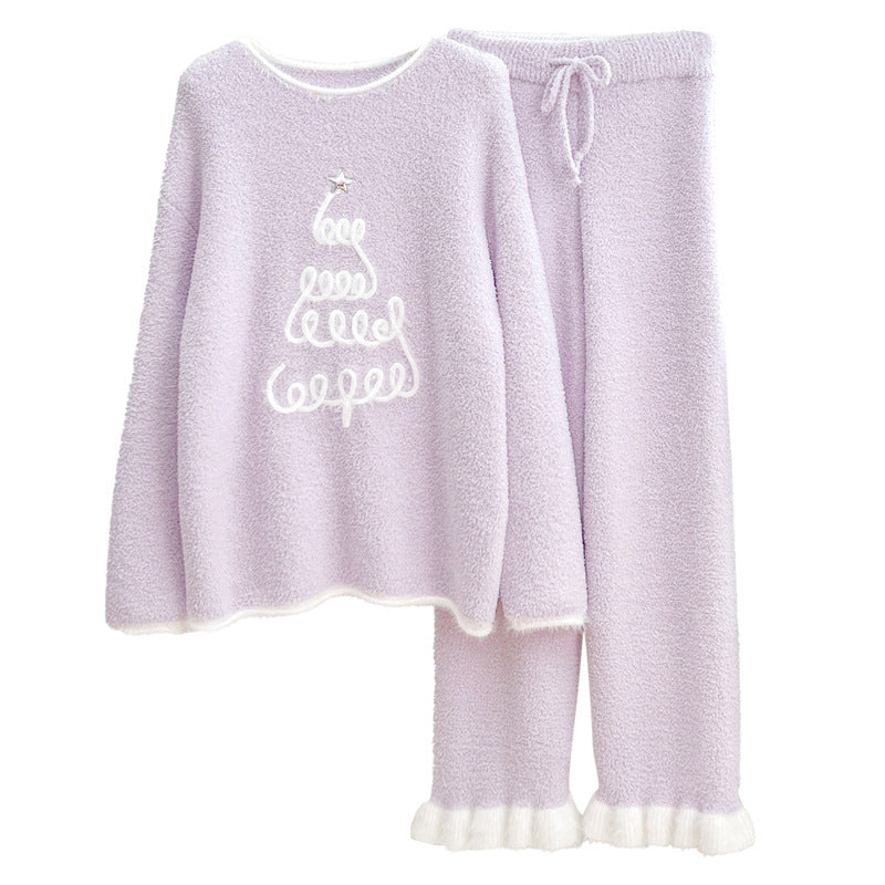 Ladies' house suit made of soft plush