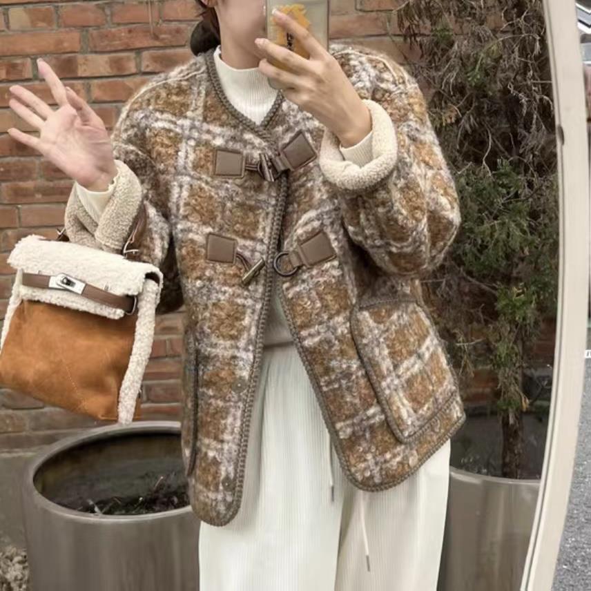 Women's coat with checked pattern and toggle buttons