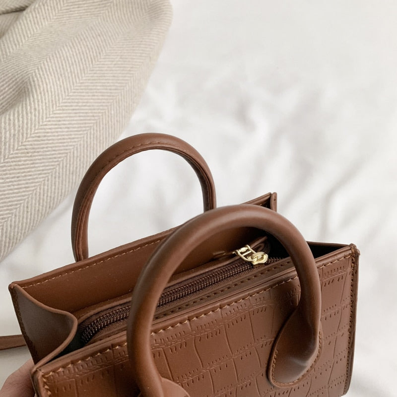 Mune | Divina Small-Sized Clutches Handbag
