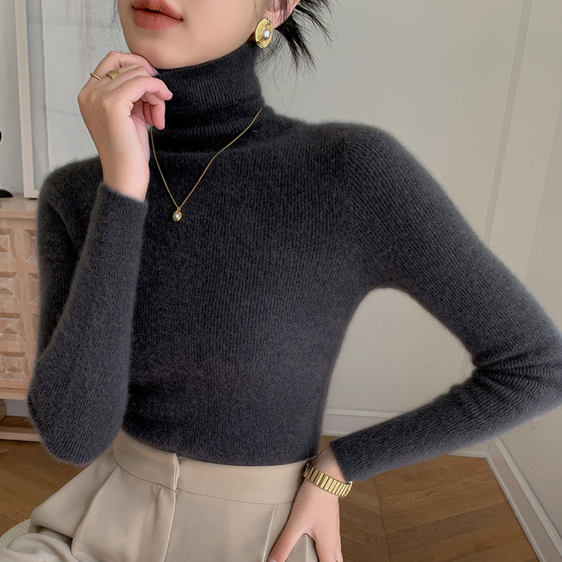 Women's turtleneck sweater made of 100% wool, seamless